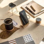 Држач за мобилен со бежичен полнач - Image 8