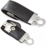 УСБ 8 GB со кутија